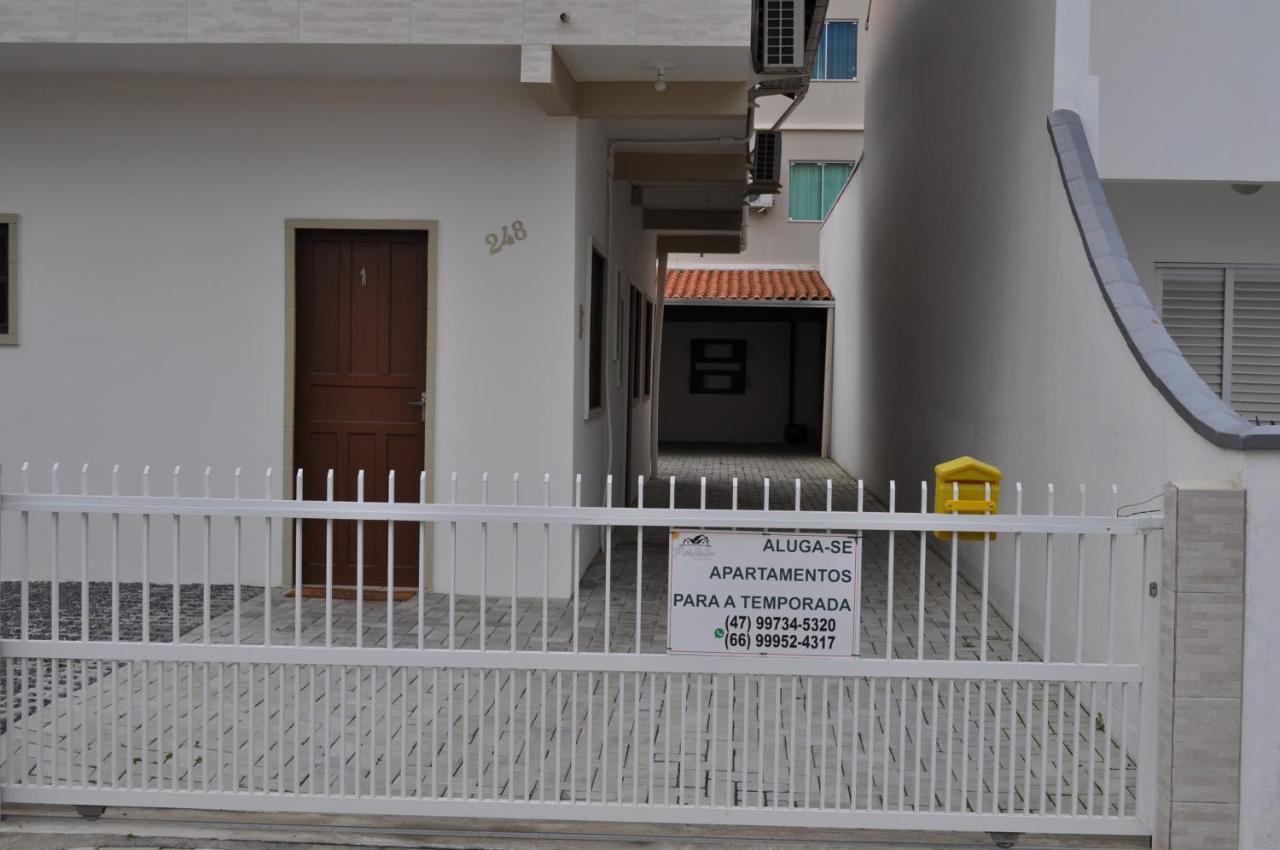 Apartamentos Bombinhas - 140 Metros Da Praia Екстериор снимка